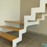 escalier-blanc-double-crémaillère-marches-chêne-07-min